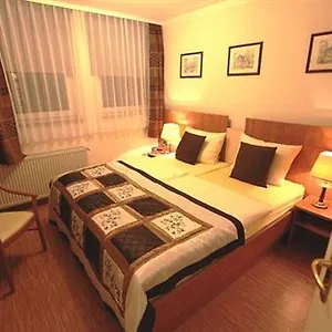Carlton Mayfair 3* Düsseldorf